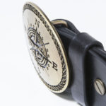 Cintura in cuoio, interamente Made in Italy, con Fibbia in Ottone smaltato, decorazione "Rosa dei Venti".