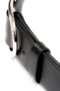 Cintura realizzata in cuoio, interamente Made in Italy, con Fibbia in lega di zama argentata.