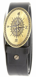 Cintura realizzata in vero cuoio, interamente Made in Italy, con Fibbia in Ottone smaltato con decorazione "Rosa dei Venti".
